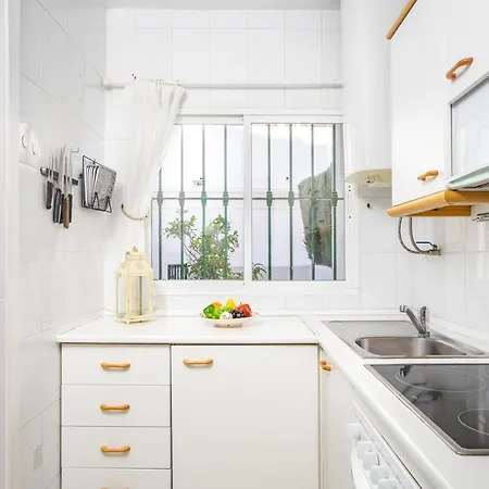 Miramar Sunny Patio In By Costarentals - Ref 79 *