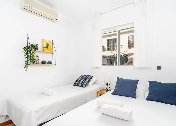 Miramar Sunny Patio In By Costarentals - Ref 79 Apartment